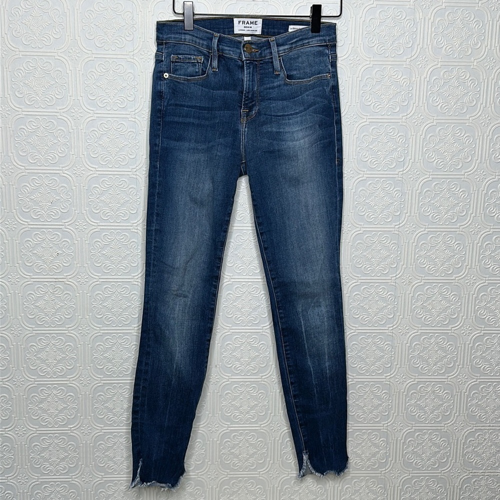 FRAME
Le Skinny De Jeanne Crop Petal Hem - Picture 2 of 16